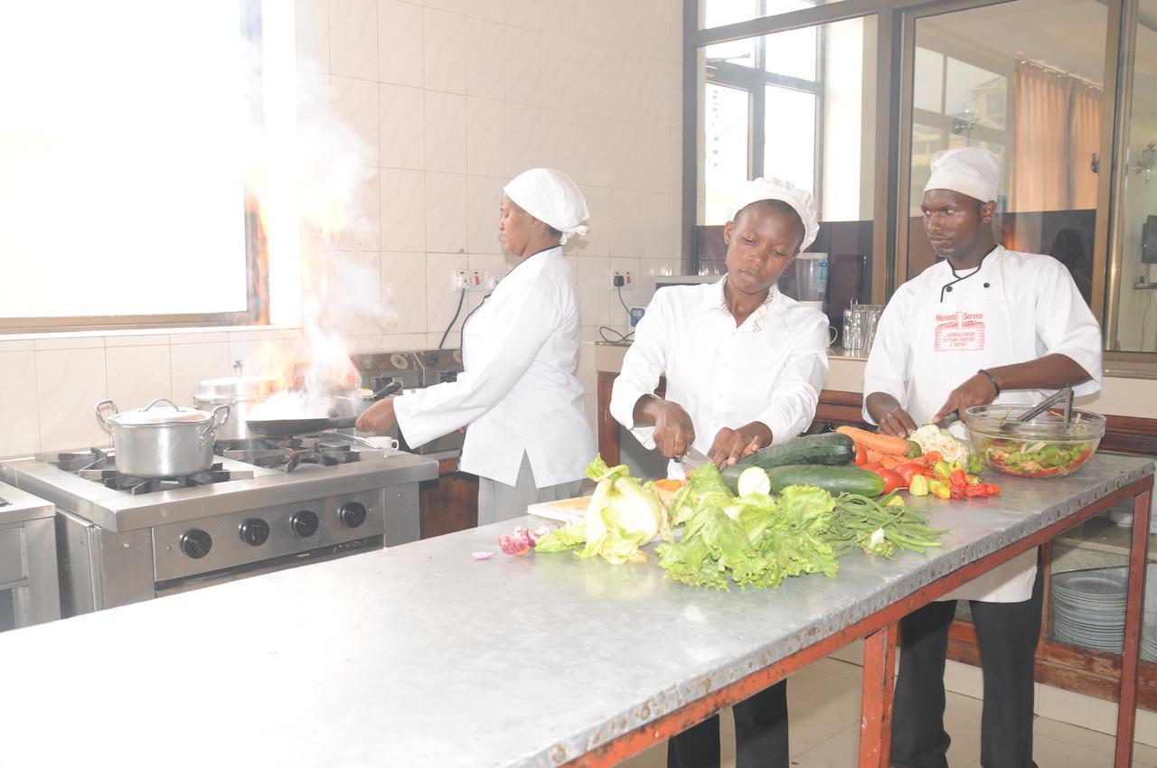 Briston Hotel Arusha Eksteriør bilde
